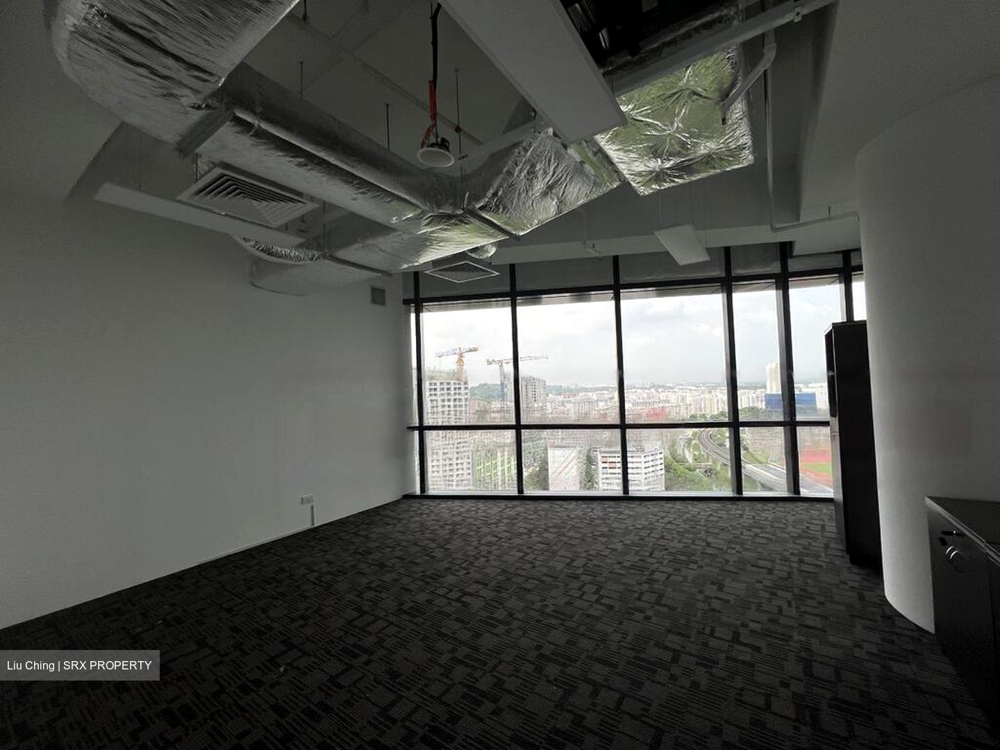 Woods Square (D25), Office #462649441